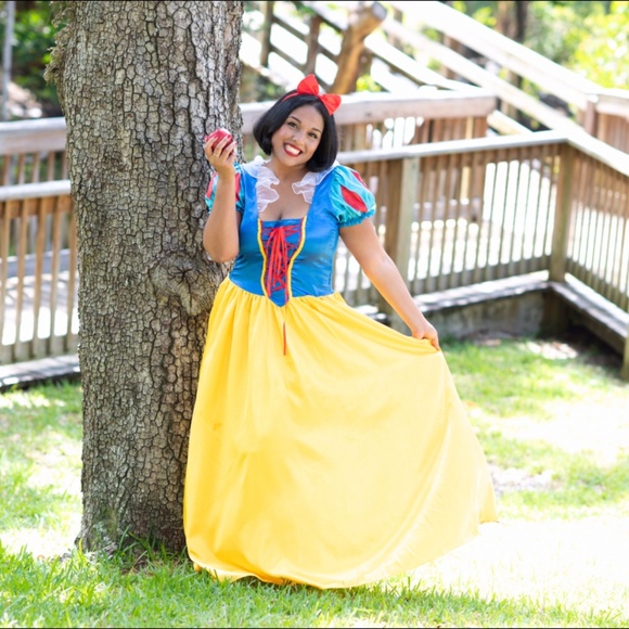 Leg Avenue Dresses & Skirts - Halloween Snow White adult costume